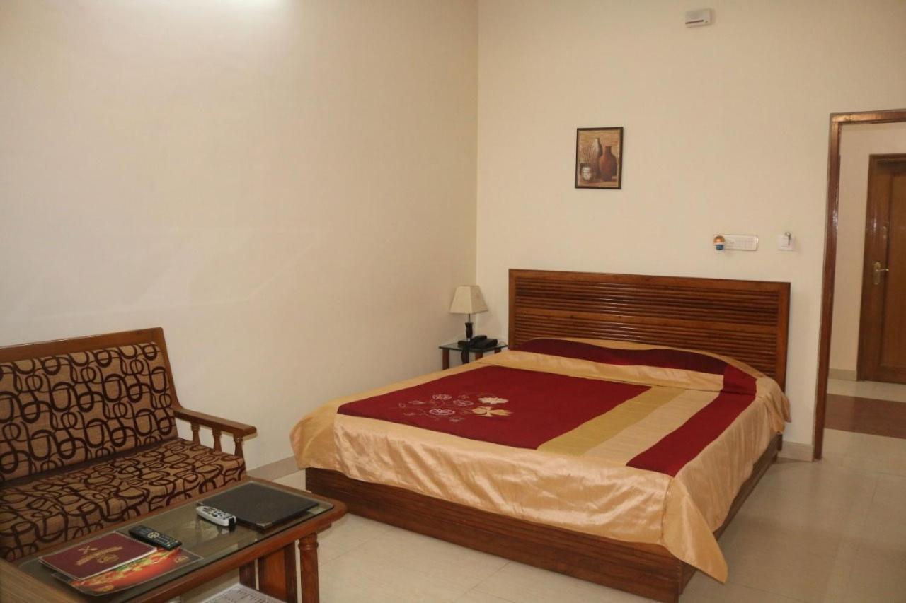 Hotel Shakti Palace Chūru Buitenkant foto