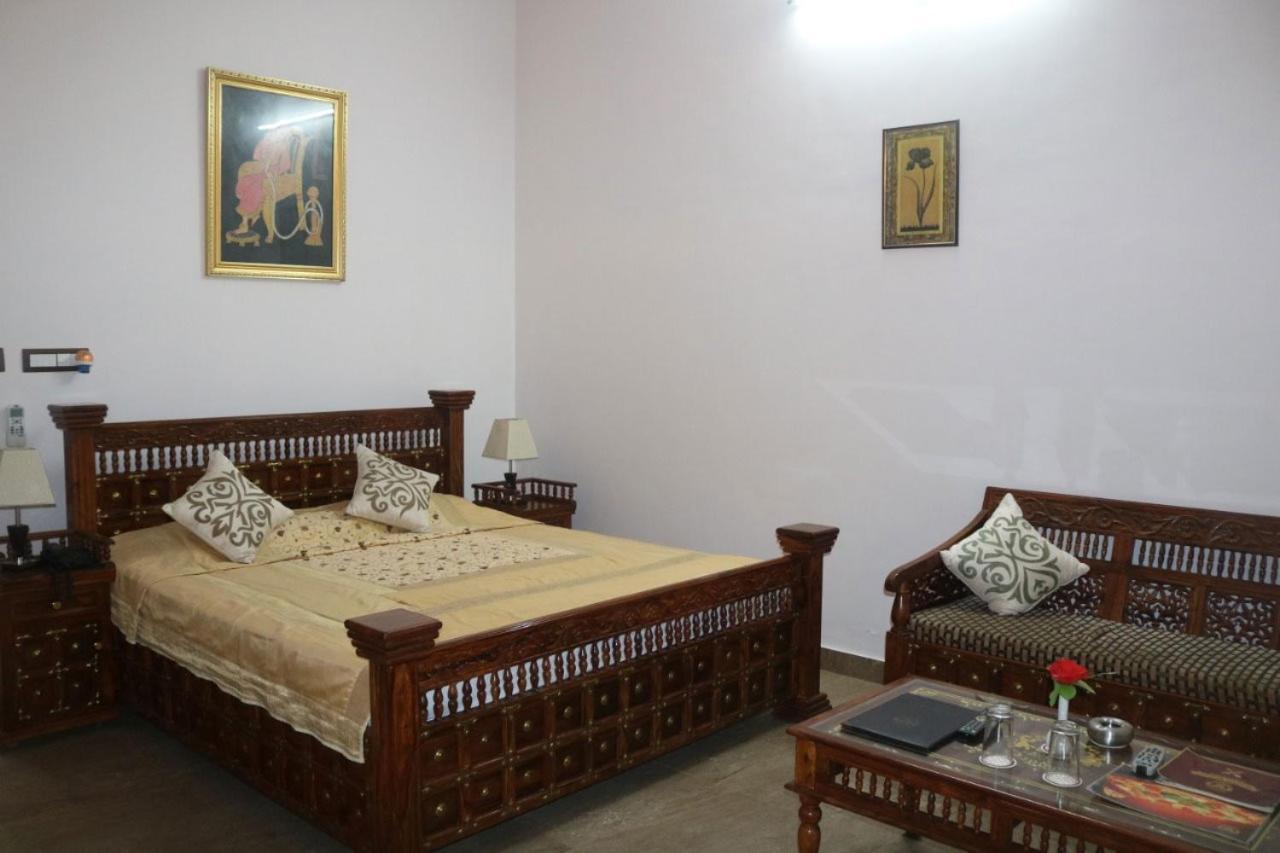 Hotel Shakti Palace Chūru Buitenkant foto